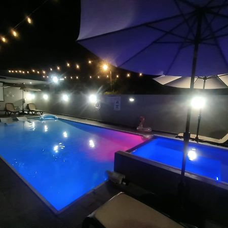 Aquaville Dorado Moderna A Studio 7 Экстерьер фото