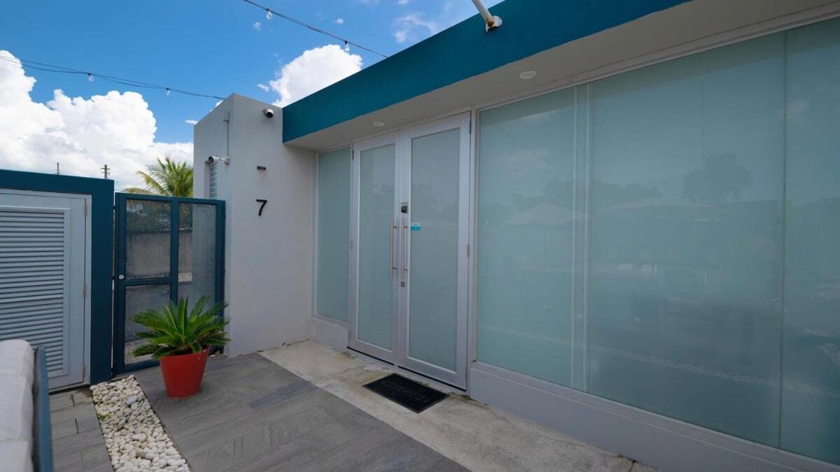 Aquaville Dorado Moderna A Studio 7 Экстерьер фото