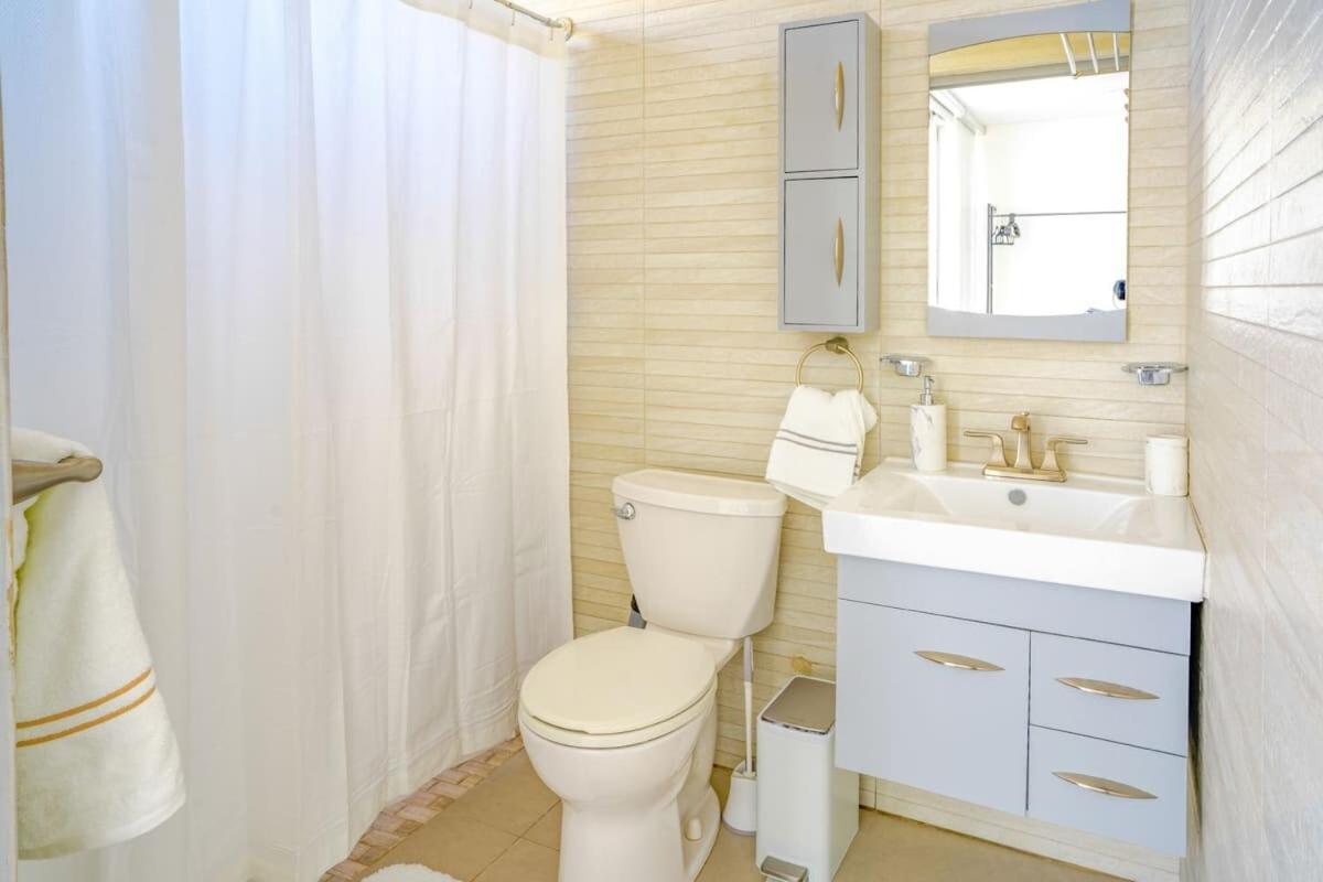 Aquaville Dorado Moderna A Studio 7 Экстерьер фото