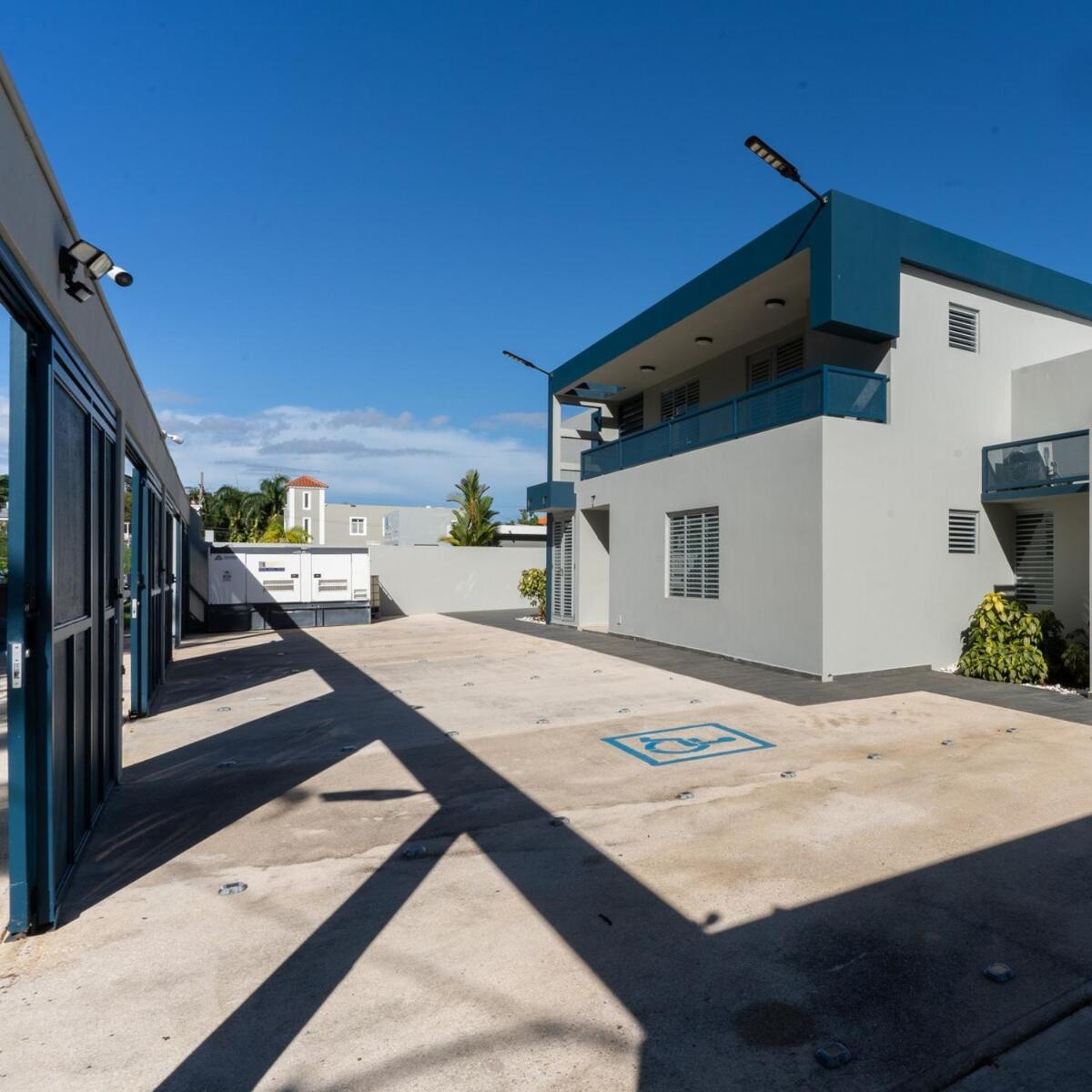 Aquaville Dorado Moderna A Studio 7 Экстерьер фото