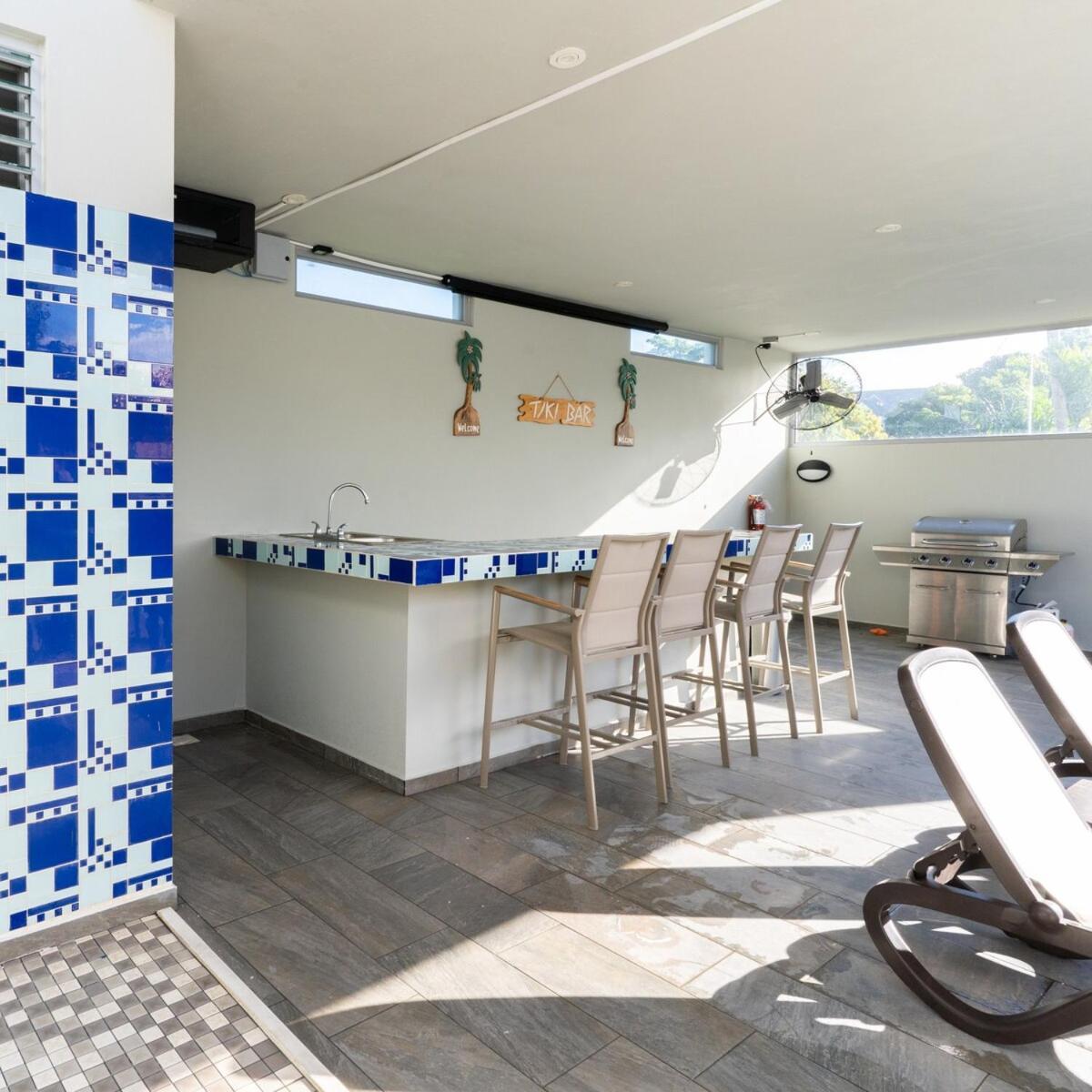Aquaville Dorado Moderna A Studio 7 Экстерьер фото